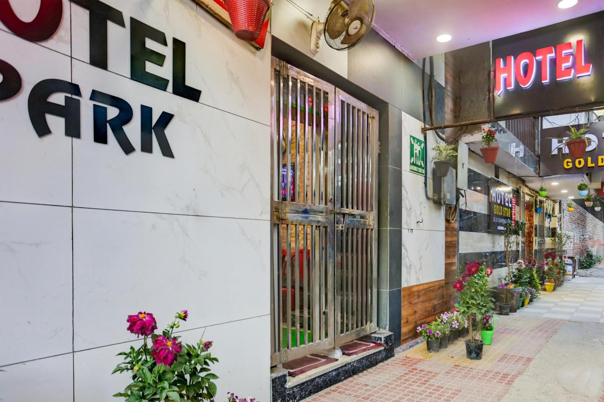 โอโย 62660 โฮเต็ล พาร์ค วิว Hotel เดลี ภายนอก รูปภาพ